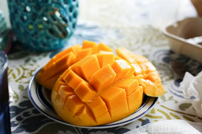 a plate of mango